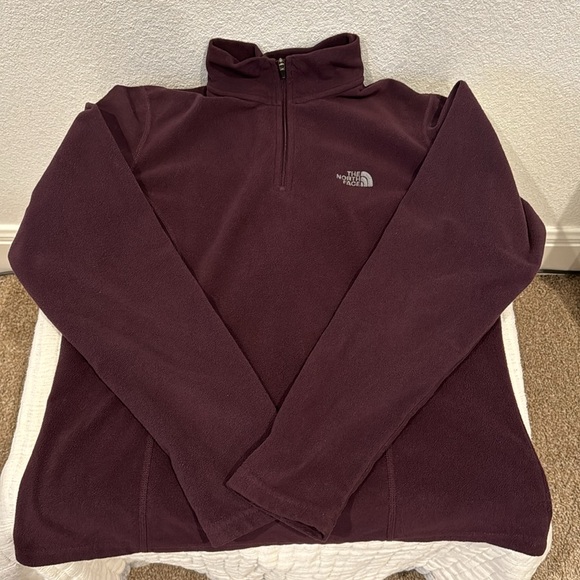 The North Face women’s plum/purple pullover in size medium. Gently used! - Picture 3 of 5